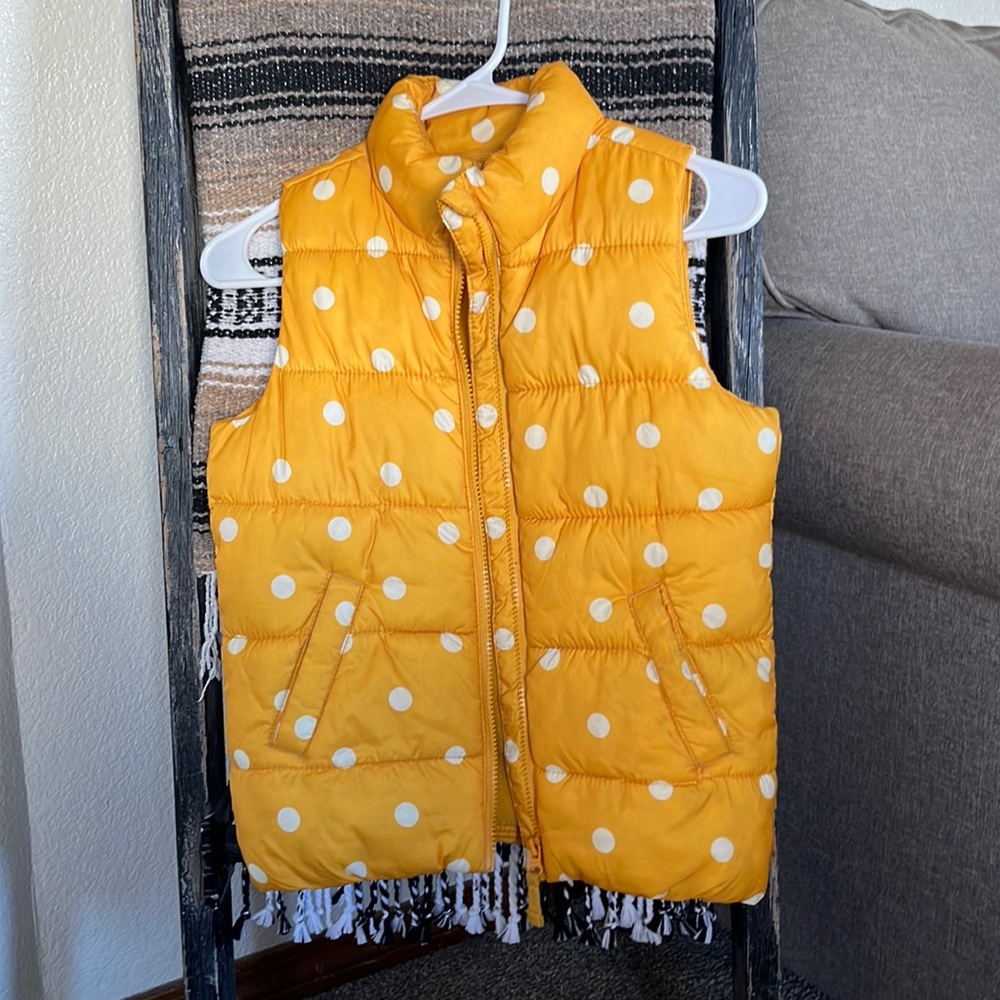 Puffy Vest 💛🤍